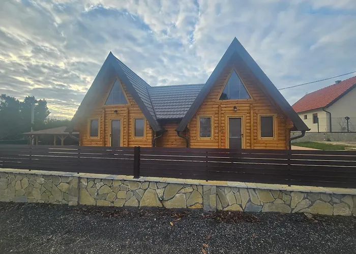 Kuce Za Odmor Banstolija - Fruska Gora Cortanovci