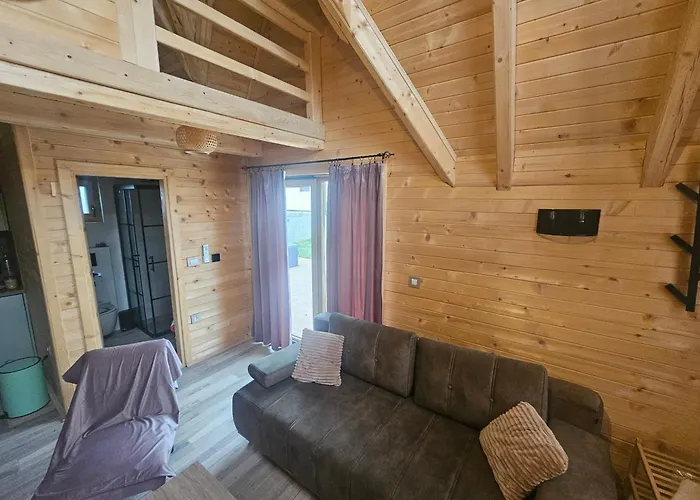 Kuce Za Odmor Banstolija - Fruska Gora Cortanovci